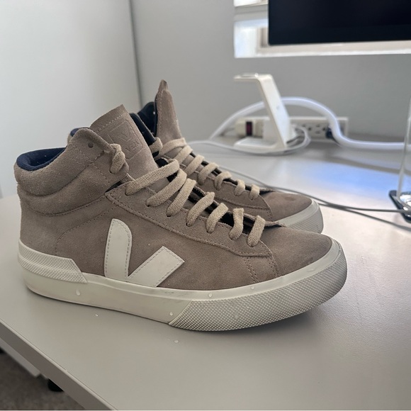 Veja Menotaur Dune Sneaker Size 8 - Picture 3 of 5
